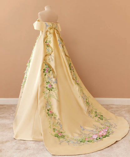 Yellow princess dress