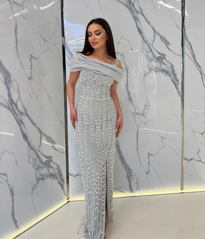 القمر الرمادي