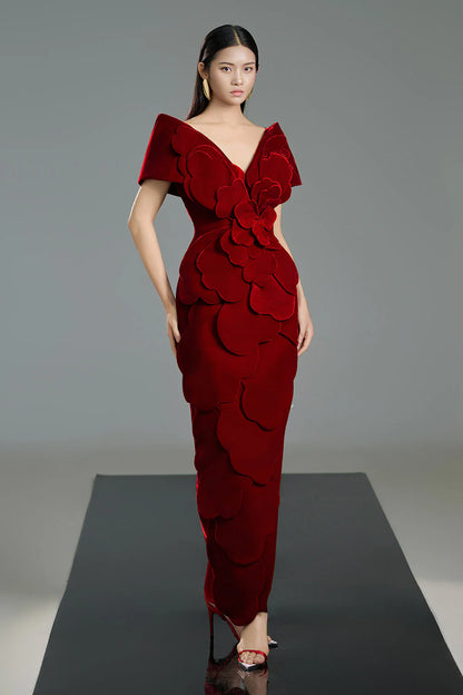 فستان احمر ملكي مع اكمام